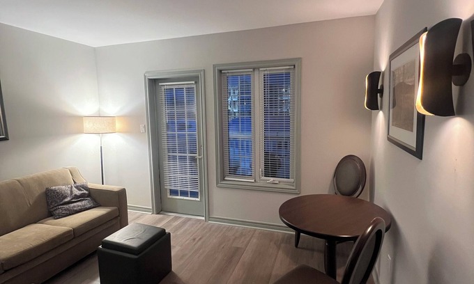 Oro-Medonte Condominio | The DREAM HOUSE Retreat @Carriage Hill next door to HORSESHOE VALLEY RESORT