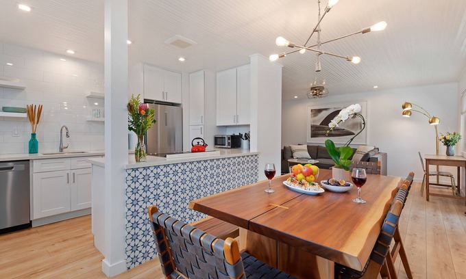 Carpinteria Condominio | The Dream of Carp! 2BD 1BA, 2 Blocks to Beach, Walk Everywhere!