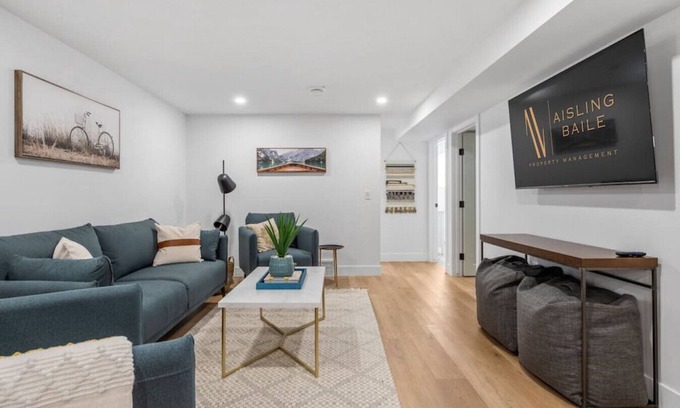 Southeast Calgary Casa | The Duchess | 5 Min from Chinook | Upscale | Pets