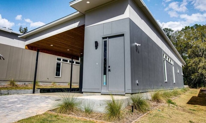 Tallahassee Casa | The Dylan - Ultra Modern Luxury Home