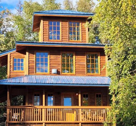 Palmer Casa | The Eagle's Nest Treehouse Cabin