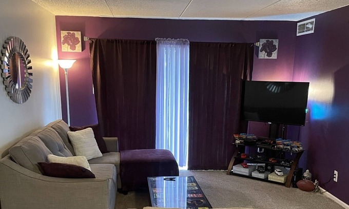 Southfield Apartamento | The Eagles 🦅 Nest One Bedroom Entire Apartment
