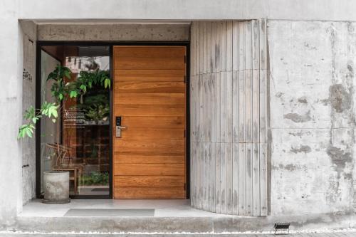 Chang Phueak Hotel | The Earth Hotel