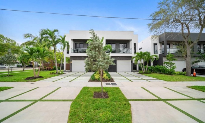 Victoria Park Casa | The Elements Home with 2 Pools