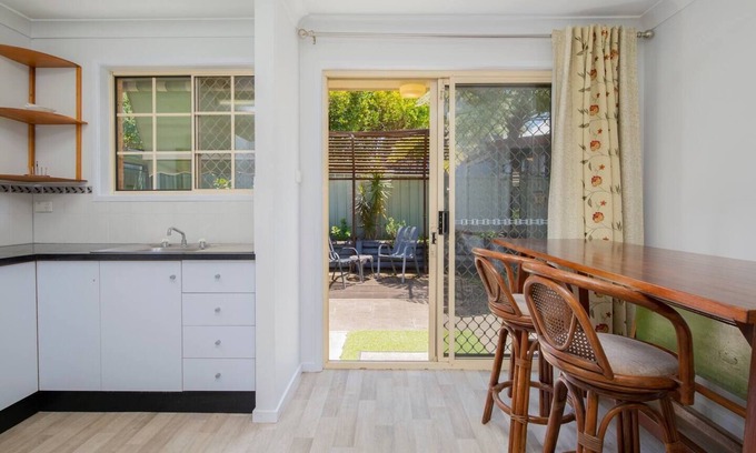 Tighes Hill Casa | The Elizabeth A Romantic Garden Retreat for Two