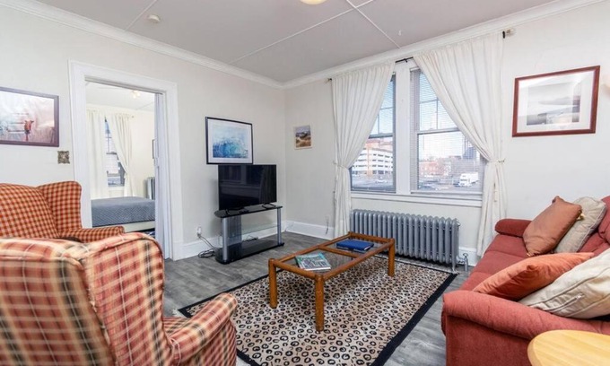South Green Apartamento | The Elizabeth Suite B2 CURRENT Upgrades Underway Daily!