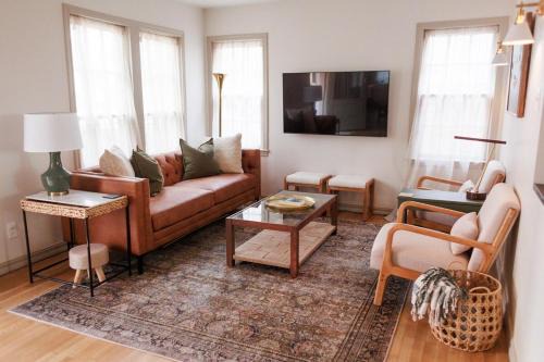 Norman Casa | The Elm House, Tranquil Getaway Close to Campus!