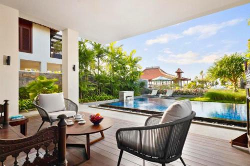 Bukit Villa | The Elston Glorious 6 BR Private Pool Villa ZN40