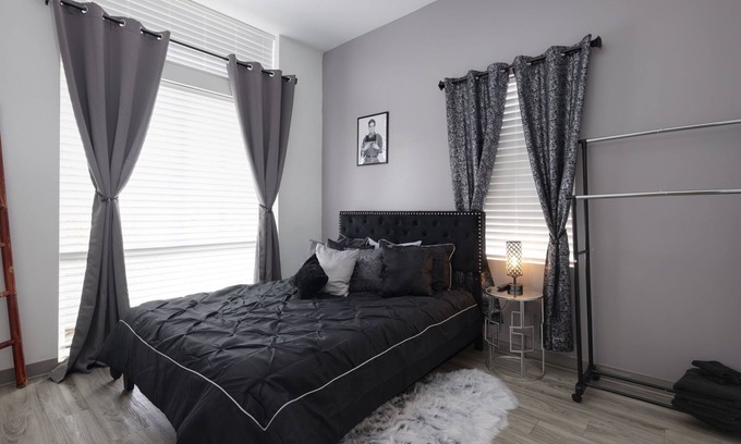Maxwell Condominio | The Elvis Suite! 2 bd w/ a total vibe!