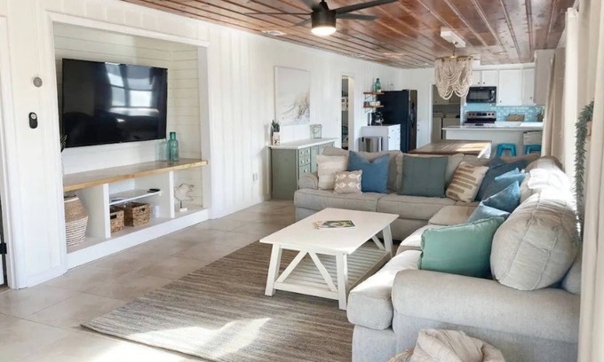 Kiska Beach Casa | The Emerald Escape! Feet From Beach! Private Pool!