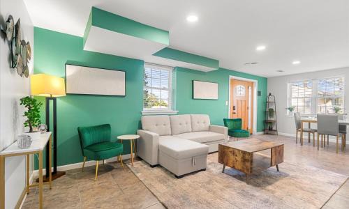 Jefferson Manor Casa | The Emerald Grand Old Town Views