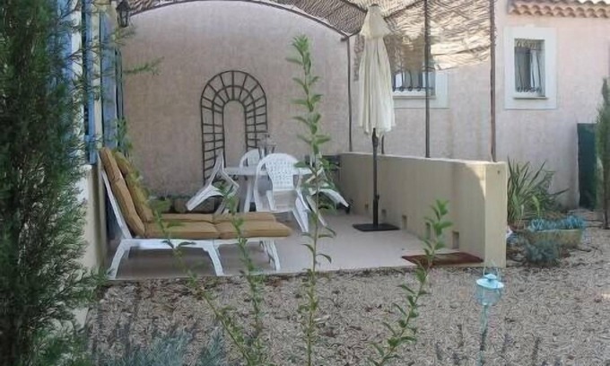 Pernes-les-Fontaines Cabaña | La casa rural Enclos des Fontaines ubicada en la perla del condado