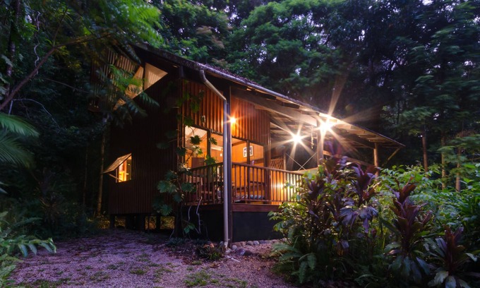 Cow Bay Cama Y Desayuno | The Epiphyte Bed & Breakfast