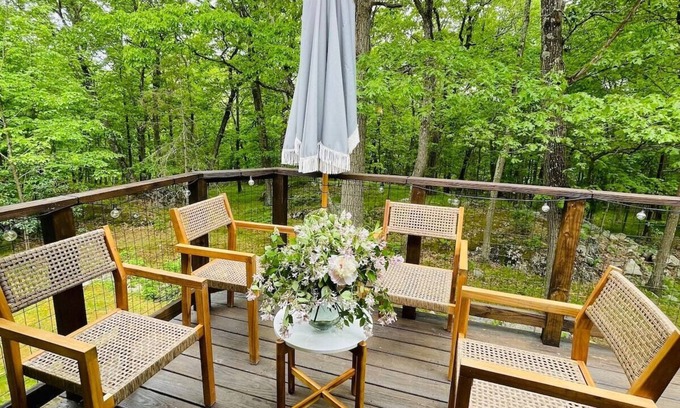 Monroe Casa | The Escape Cottage · 3 Bedroom Cozy Cottage Hudson Valley Monroe NY