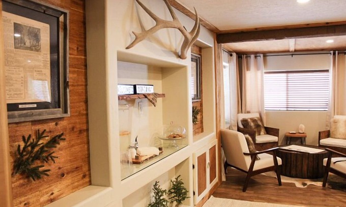West Yellowstone Hotel | The Evergreen