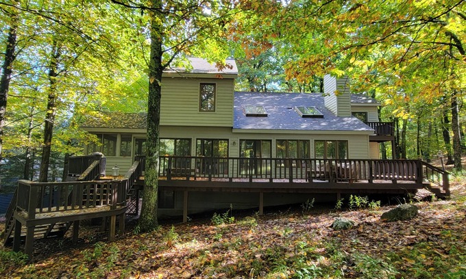 Chestnut Springs Casa | The Fairway Chalet Wintergreen