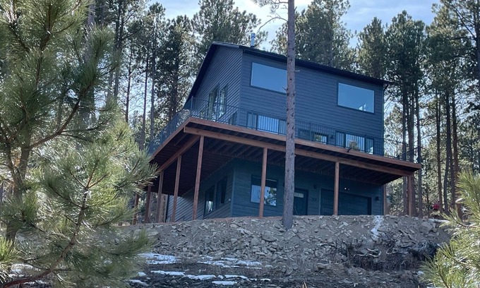 Rapid City Casa | The Falcon Amazing views 5 miles to Lake Pactola