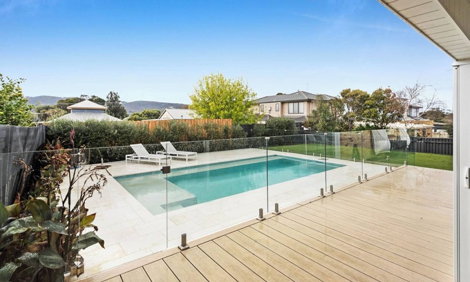 Rosebud Casa | The Family Beachside Escape HOUSE & GUEST HOUSE by Ready Set Stay- Pool, Linen