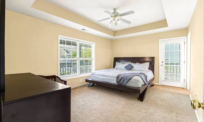 Carolina Forest Apartamento | The Farm Townhouse with King Bed