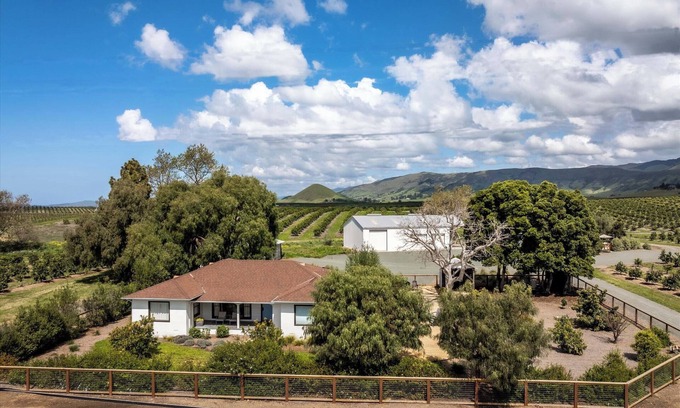 San Luis Obispo Casa | The Farm House In Beautiful Edna Valley! Sleeps 10