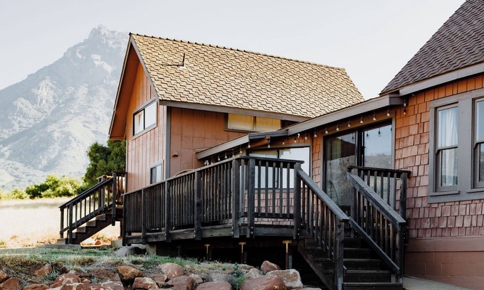 Springville Casa | The Farmhouse at Mt. Dennison - Entire home in Balch Park near Sequoia Forrest