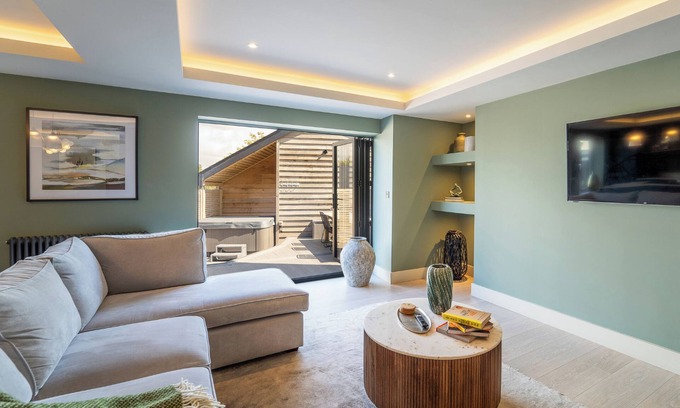 Llanfechell Casa | THE FARMHOUSE, family friendly, luxury holiday cottage in Llanfechell