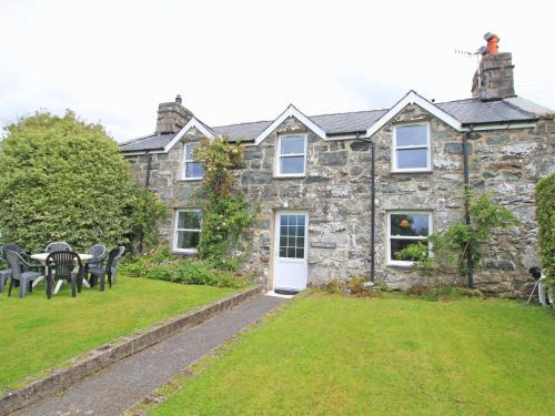 Llanbedr Casa | The Farmhouse