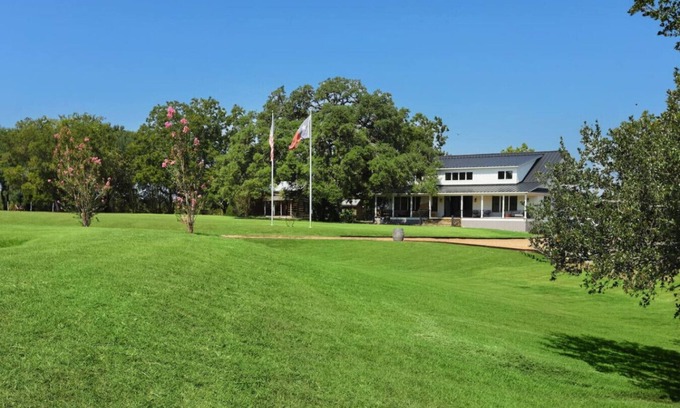 Round Top Casa | Luxury Texas Farmhouse @ The Lone Star Farm