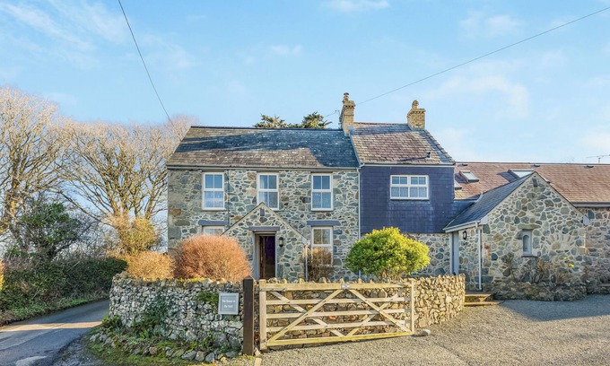 Llangaffo Cabaña | The Farmhouse - UK48734