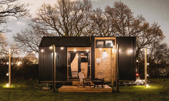 Abbess Roding Cabina | The Field View by Tiny Away