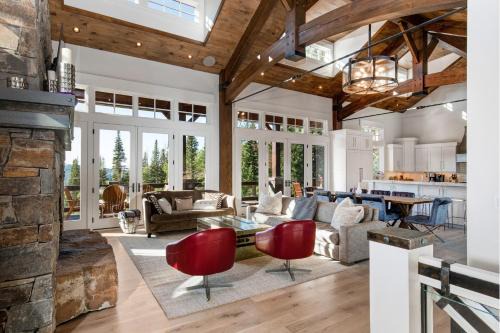 Park City Casa | The Finest Expression of Mountain Homes, Ski In Out, Hot Tub in The Colony