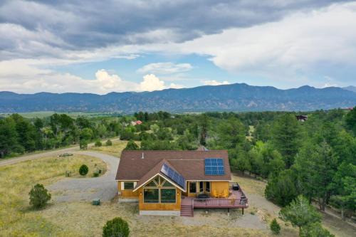 Nathrop Casa | The Fox Den 360 Mtn View and On-Site Hiking!