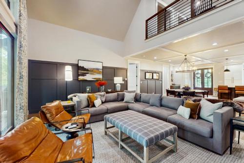 Cashiers Casa | The Fox Den