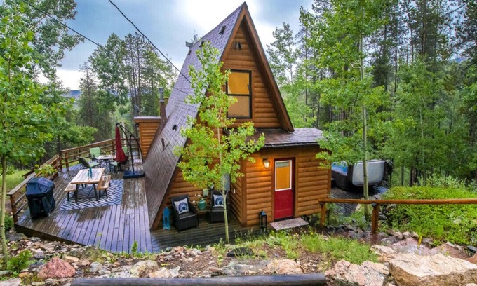 Evergreen Casa | The Fox Den | Views & Creek on a Wooded Acre!