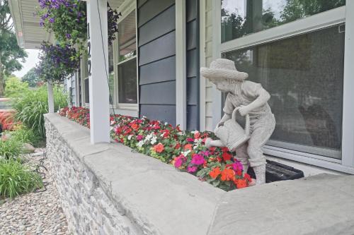 Frankenmuth Casa | The Frankenmuth Dawdy Haus - whole house option