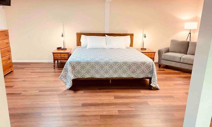 Ruckersville Casa | The Franklin Estate - Suite F-Private Apt-King Bed