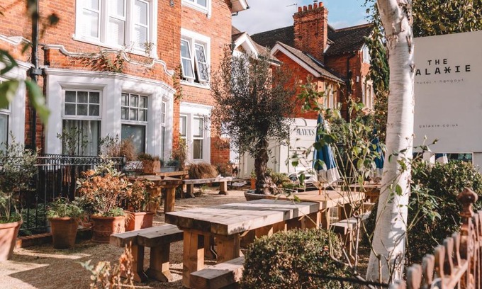 Summertown Hotel | The Galaxie