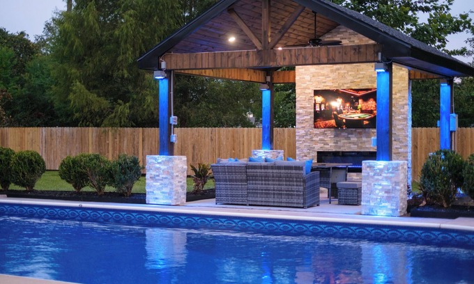 Lake Charles Casa | The Gambler: Luxe Pool, Pool Table, Gazebo W/70' TV, Fast WiFi & Casino Nearby