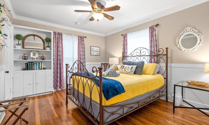 Clarksville Casa | The Gameroom on Madison | Large Home Accommodates 12 Guests (102 Madison Ter)