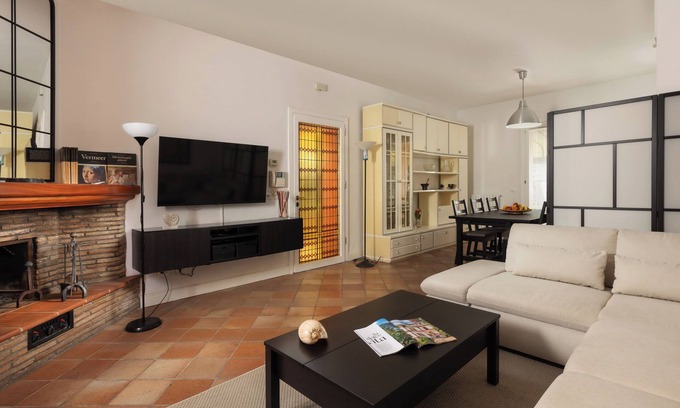 Marina Centro Casa | The Garden's Home, cozy garden house sea-center x families with pets.