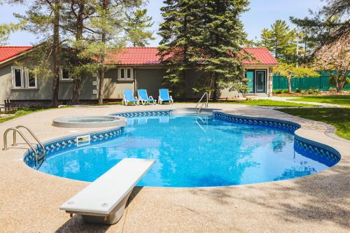 Wasaga Beach Casa | The Gardenhouse Cottage One