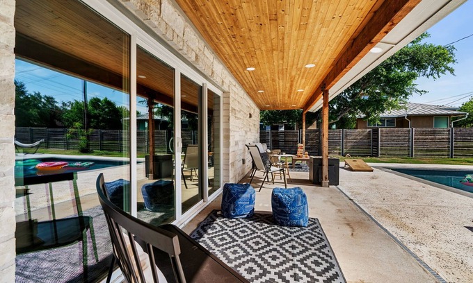 McNeil Casa | The Gateway 6BED 2 Houses GameRoom Pool