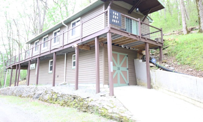 Smithville Casa | The Get Away - Sleeps 9