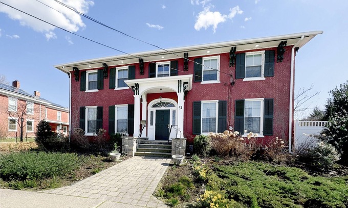 North East Casa | North East Colonial 51