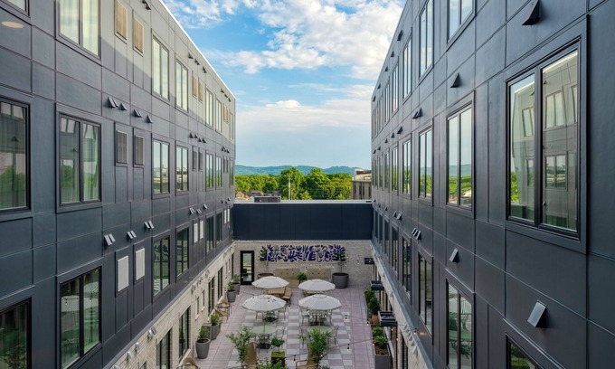 12 South Condominio | The Gilmore Hotel 4th Floor Buyout by AvantStay