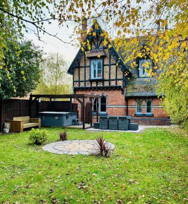 Lincoln Casa | The Gingerbread House