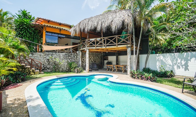 Tamanique Casa | THE GLASS HOUSE! beautifully decorated beach home in Atami!