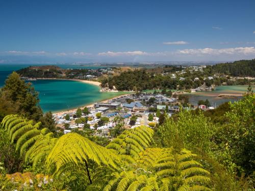 Ngaio Bay Casa | The Glass House - Kaiteriteri Holiday Home