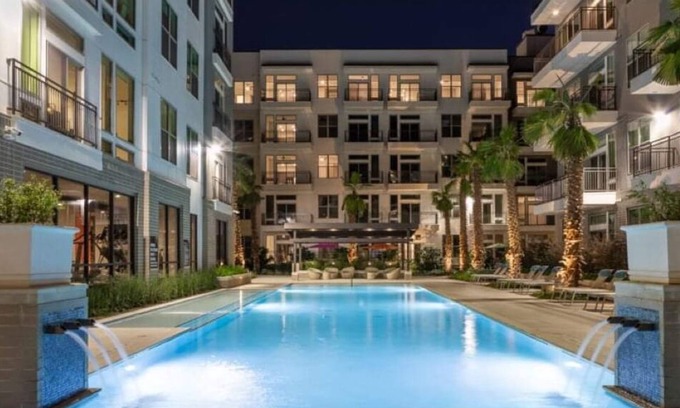 Washington Ave./ Memorial Park Condominio | The Glass Palace- Houston/Galleria