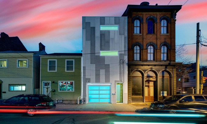 South Side Flats Casa | The Glassy House, Chic, Modern, 40ft Atrium, In South Side Pittsburgh